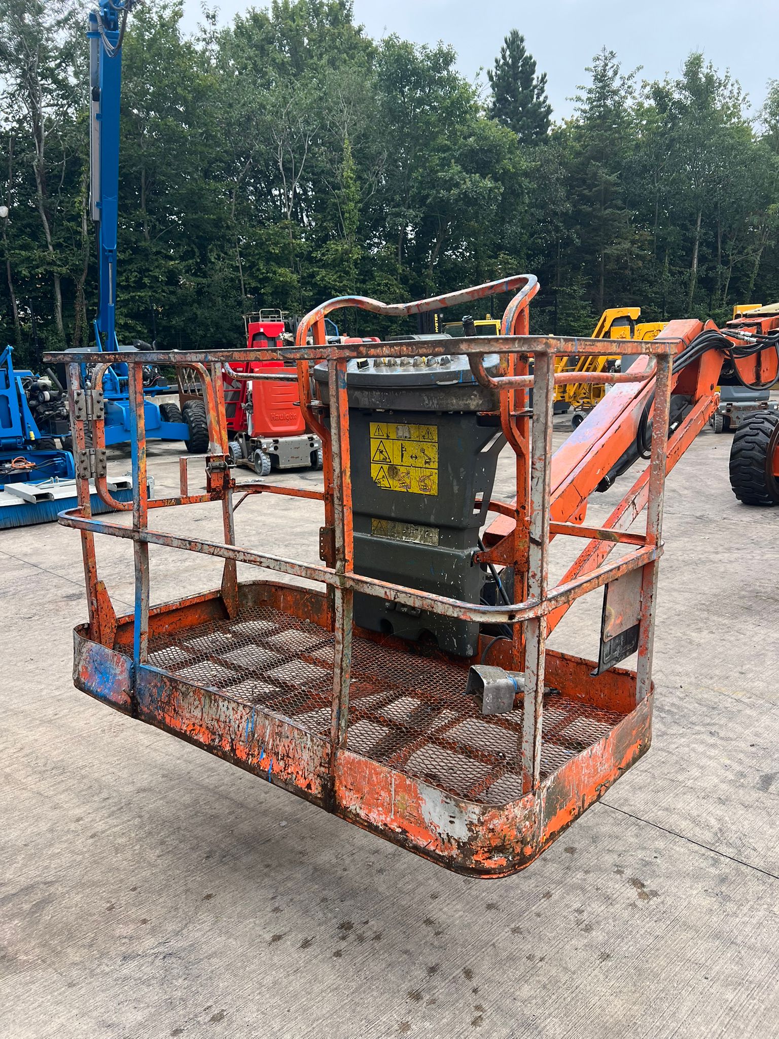 Sold - Articulated Boom Lift - View 4